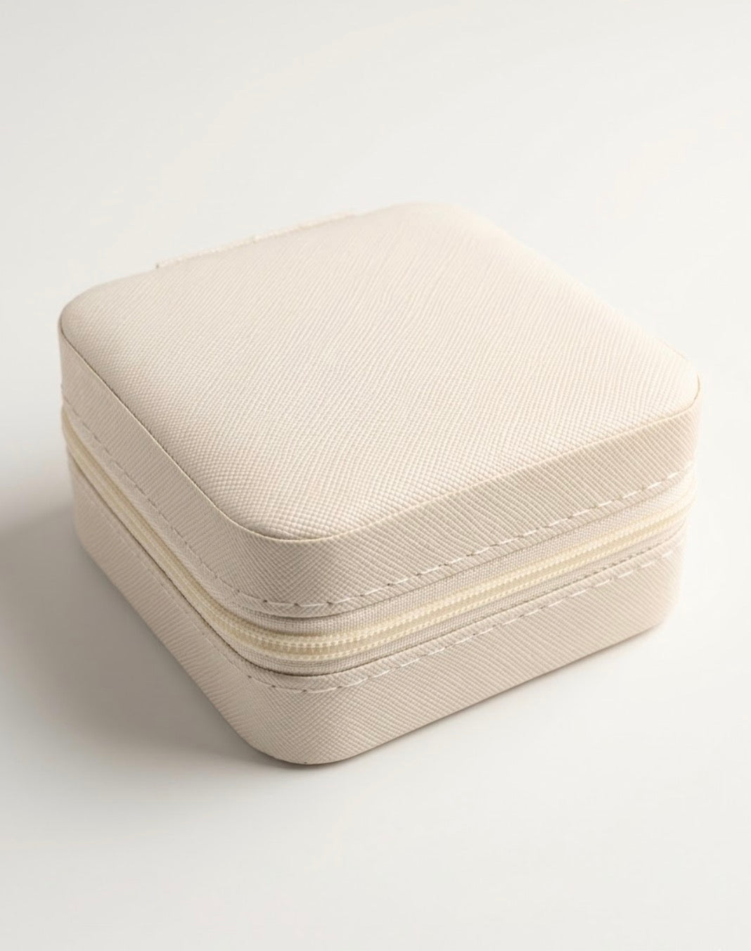 The Nook | Compact Jewelry Case